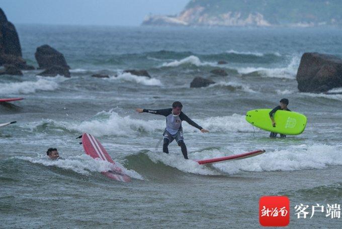 厂长官宣复出后UZI却登上热搜,厂长都复出了,距离UZI复出还会远吗?-有问必答平台,解答你的疑问